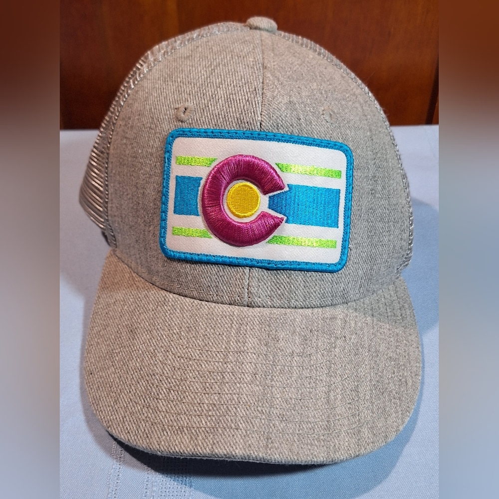 NWOT DECKY Cap with Colorado Emblem